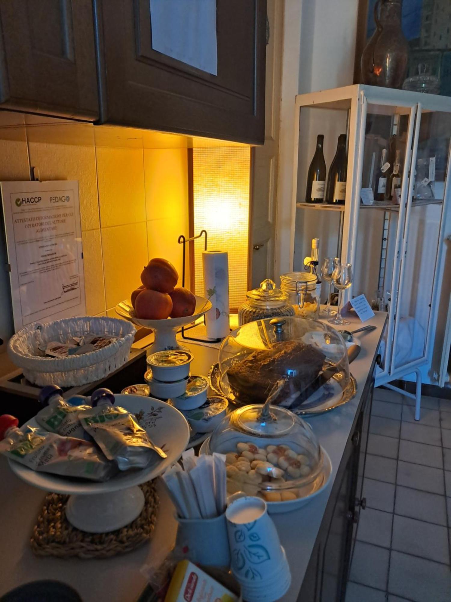 Bed & Breakfast Chiara San Sebastiano Curone Екстер'єр фото